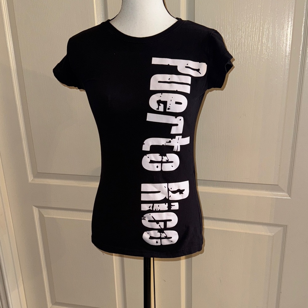 JUNIORS - Black Puerto Rico Graphic T-Shirt - Size Medium